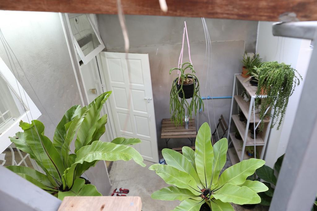 Green Home Hostel And Massage Bangkok Extérieur photo