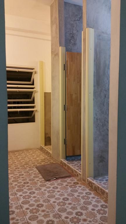 Green Home Hostel And Massage Bangkok Extérieur photo