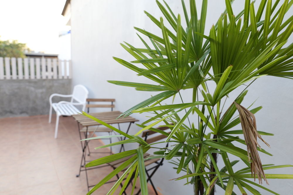 Green Home Hostel And Massage Bangkok Extérieur photo