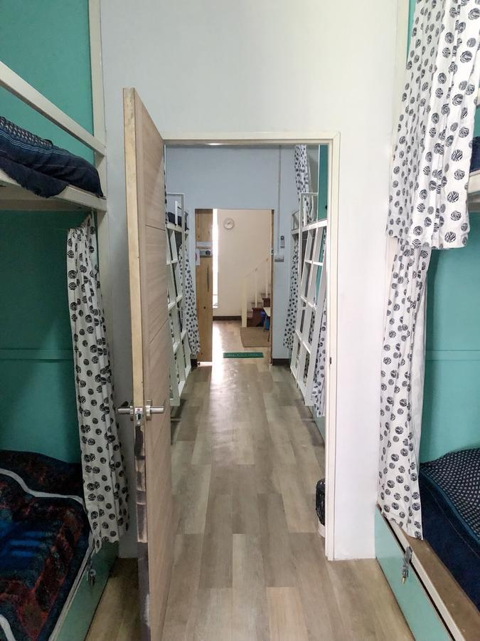 Green Home Hostel And Massage Bangkok Extérieur photo