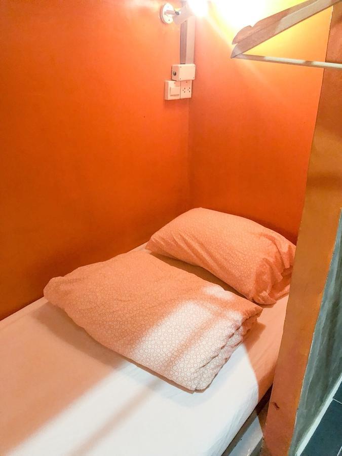 Green Home Hostel And Massage Bangkok Extérieur photo