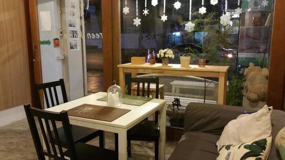 Green Home Hostel And Massage Bangkok Extérieur photo