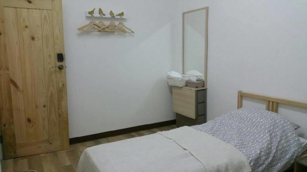 Green Home Hostel And Massage Bangkok Extérieur photo
